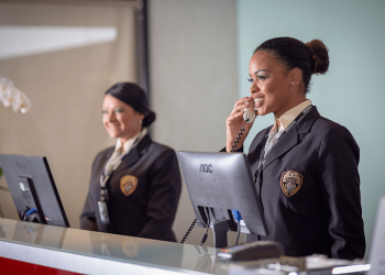 Quais são os atributos de uma boa recepcionista?