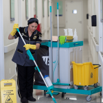 Limpeza e higienização no Trabalho: vantagens de manter o ambiente limpo
