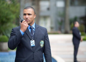 diferença entre controlador de acesso e vigilante