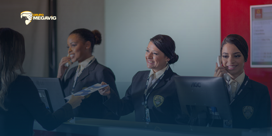 Portaria Terceirizada: Equipe Profissional Garantindo a Segurança do Seu Espaço