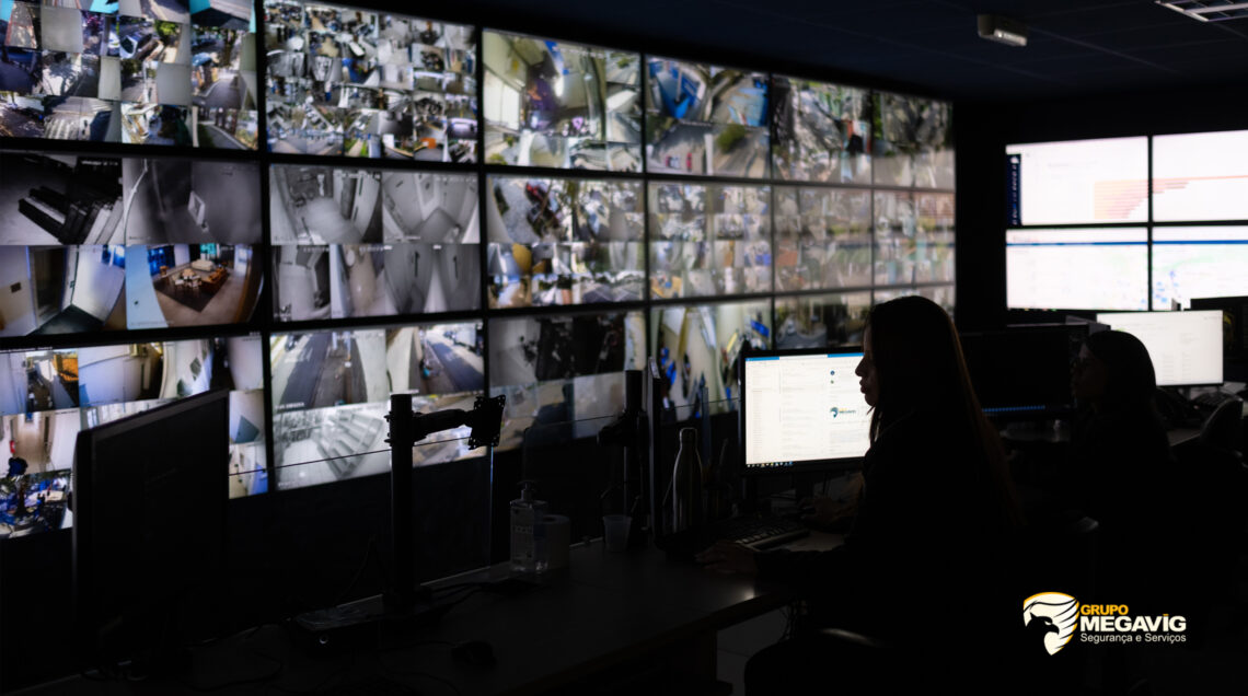 A tecnologia desempenha um papel fundamental na evolução da segurança eletrônica