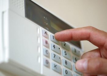 Alarme monitorado: como funciona e por que é mais seguro