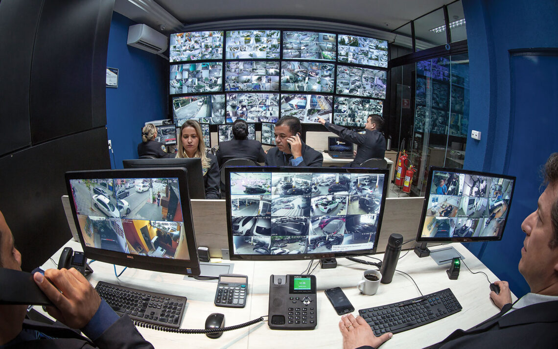 Monitoramento eletrônico ou vigilância presencial: qual escolher?