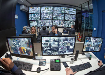 Monitoramento eletrônico ou vigilância presencial: qual escolher?